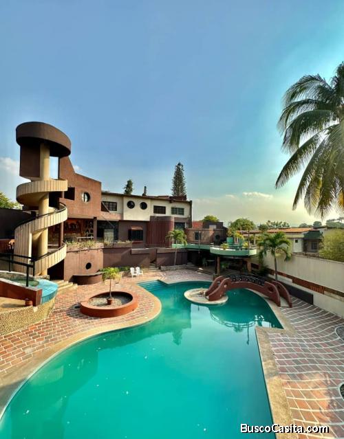 VENDO CASA QUINTA EN URBANIZACION MONTE REAL