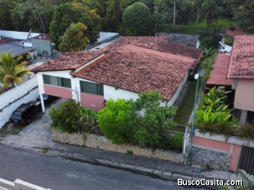 PRADOS DEL ESTE VENTA CASA DE 2 NIVELES,  EL REFUGIO PERFECTO PARA UNA VIDA TRANQUILA Y EXCLUSIVA