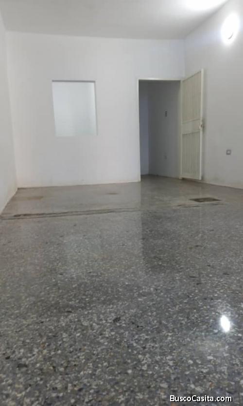 ALQUILO LOCAL COMERCIAL EN ZONA CENTRICA DE LA 8 DE LA MATA