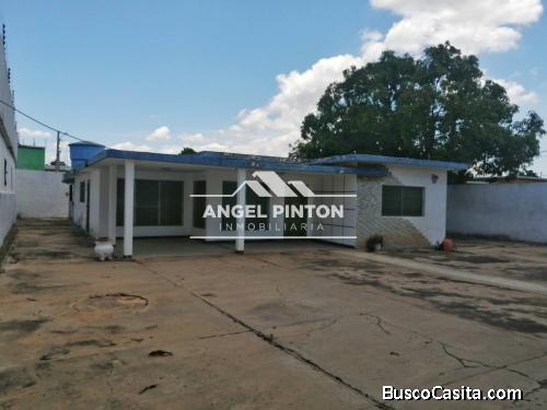 CASA SWUETTER EN VENTA AV LA LIMPIA SECTOR PANAMERICANO MARACAIBO API 6195