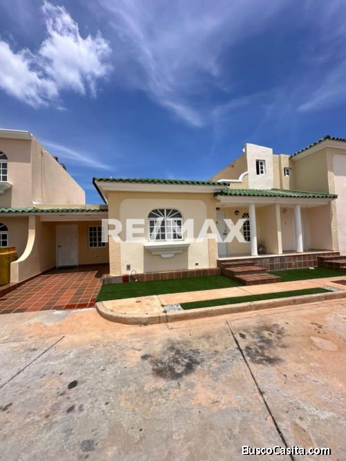 Townhouse En Lago Country II. Remax Millenium