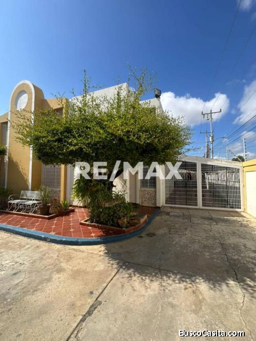 Townhouse En Venta Villa Doña Isabel. Remax Millenium