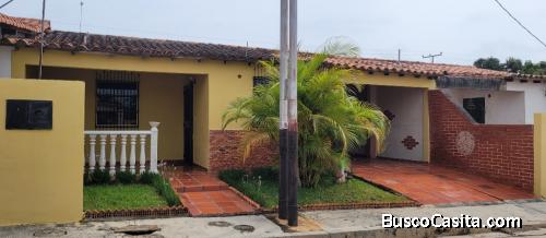 Venta casa urbanizacion privada.