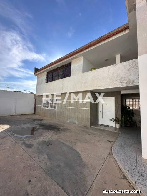 Apartamento En Venta Urb. Las Lomas. Remax Millenium