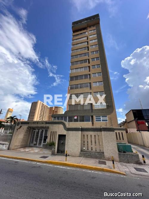 Apartamento en Alquiler Edif. La Gruta. Remax Millenium