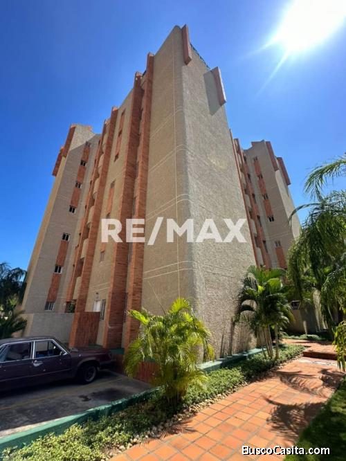 Apartamento en Alquiler Resid. Pequeña Europa. Remax Millenium
