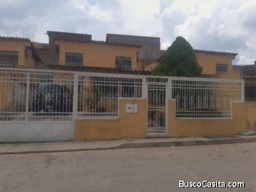 VENTA DE HORMOSA Y CONFORTABLE CASA 