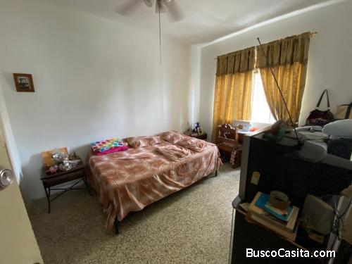 VALLE ABAJO CERCA DE UCV ALQUILO HAB. A ESTUDIANTE O DAMA SOLA 