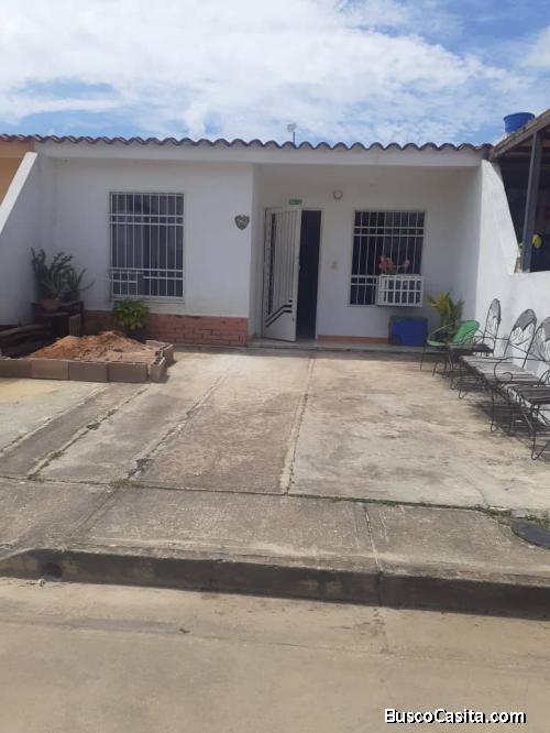 Hermosa Casa en Urbanización San Pablo Valley, Lote Exterior. 130 m2 