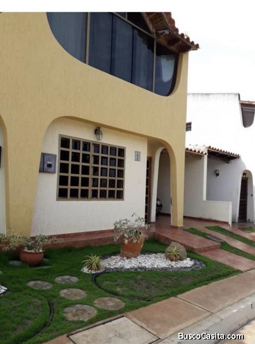 Casa en conjunto colina mar