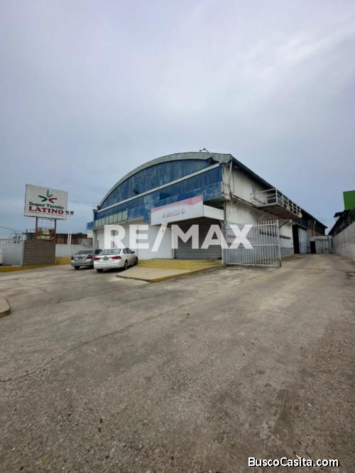 Local Con Galpón En Alquiler. Remax Millenium