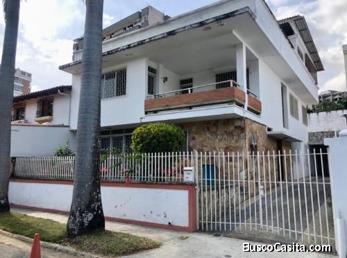 Excelente Quinta en venta. No pierda esta oportunidad. Zona segura y tranquila. Desocupada y lista.
