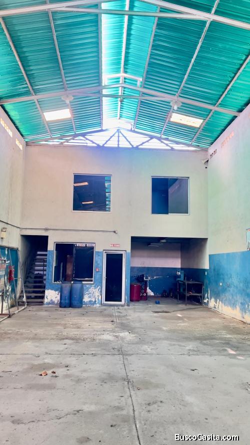 VENDO GALPON UBICADO EN LA CALLE RANGEL CRUCE CON AV. ARANZAZU