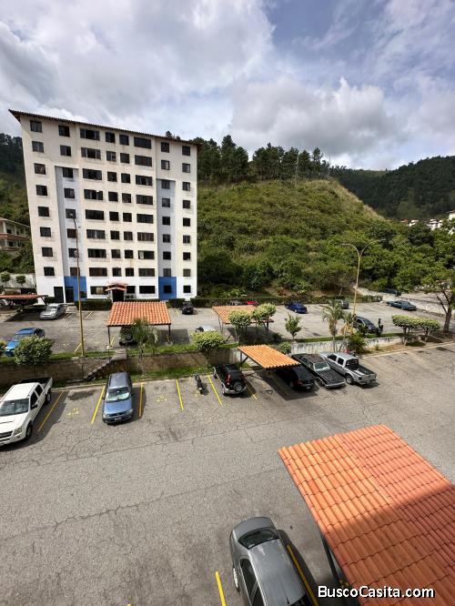 Se vende cómodo y bonito apartamento en Campo claro Mérida 