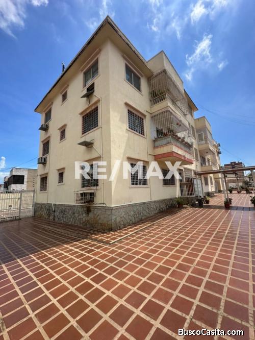 Apto. en Alquiler  Edif. Mayorca Remax Millenium