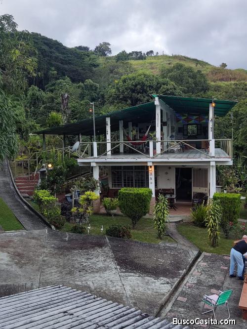 Hacienda lista para la venta de más de media hectárea de terreno, situada en Cúa, Estado Miranda:
