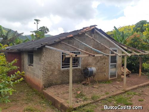 SE VENDE HERMOSA FINCA CON CLIMA DE MONTAÑA  Y LAGUNA NATURAL