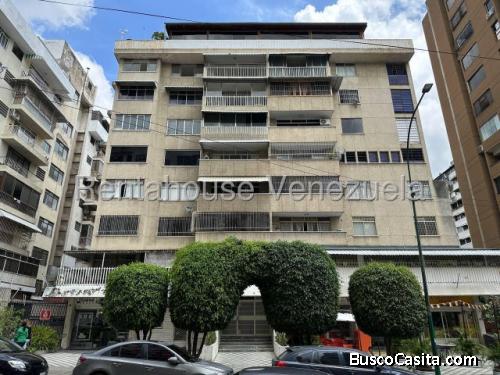 Venta de apartamento para remodelar en Los Palos Grande