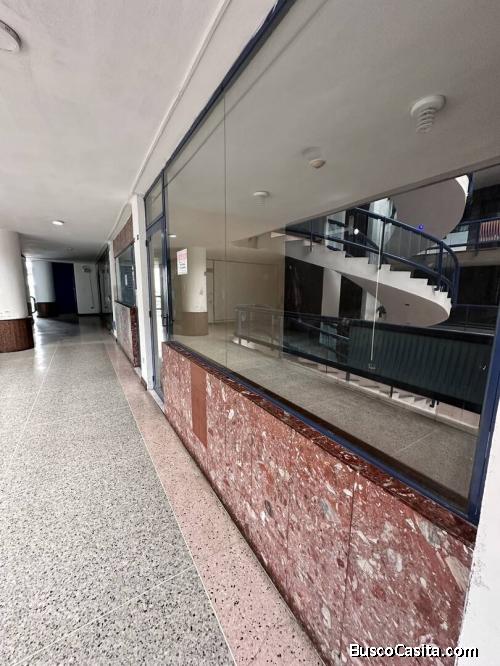 Local en Alquilar 15 mts2. En la Av. Bolívar