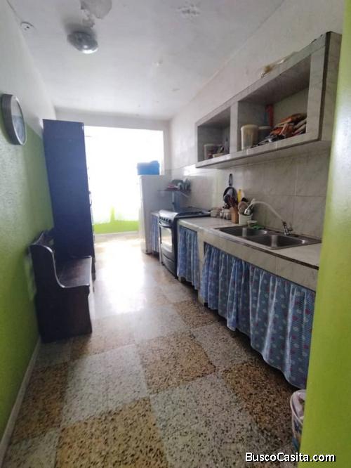 Amplio apartamento familiar en AltaVista, Catia, con excelente ubicación y  a precio Increible
