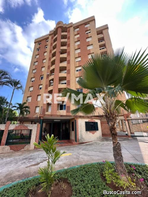 Apto. En Res. Plaza Park. Remax Millenium