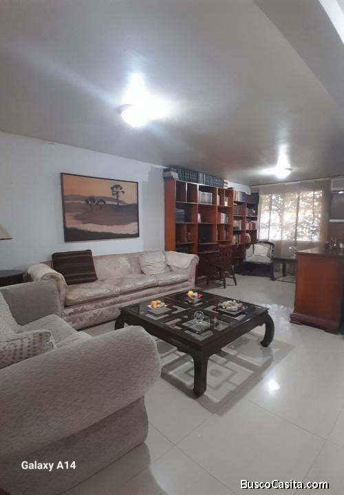 Inmueble Seguro vende hermoso townhouse en RESIDENCIAS LAS TRINITARIAS II. Nueva Barcelona