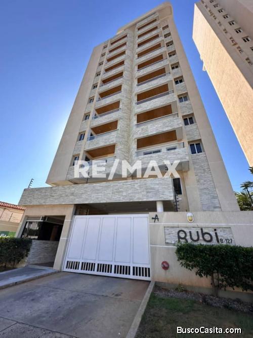 Apartamento En Edif. Rubí. Remax Millenium