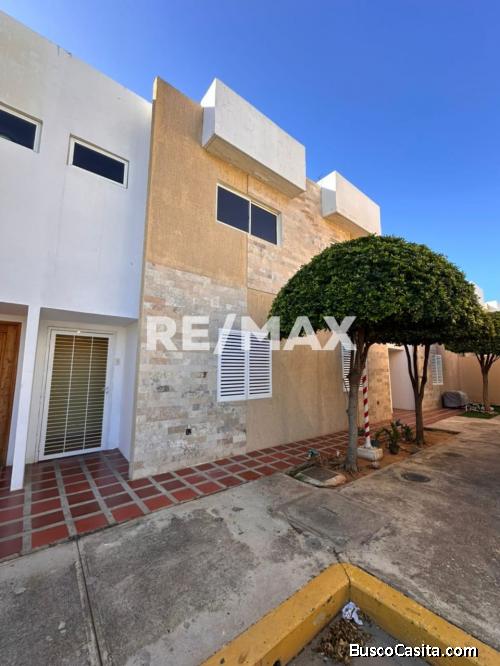 TownHouse en Alquiler Las Islas Remax Millenium