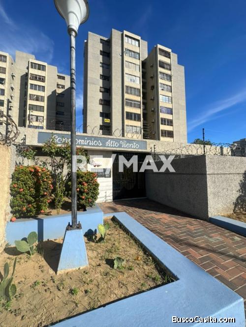 Apto. en VentaAlto Viento.{Remax Millenium}