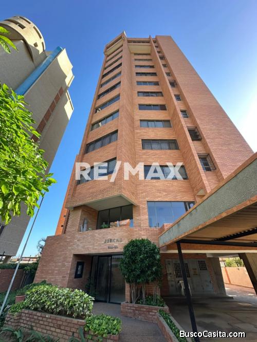 Apto. en Venta Pequeña Europa. {Remax Millenium}
