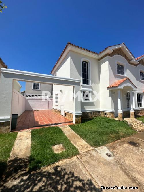 Casa En Venta Villa Antares. Remax Millenium