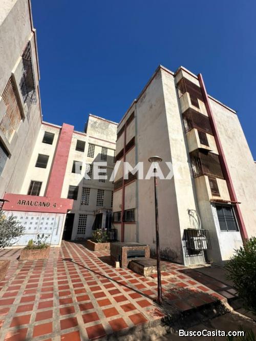 Apartamento en Venta Resid. El Pinar. Remax Millenium