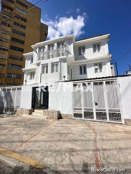 Casa Comercial En Sector Bellas Artes. Remax Millenium