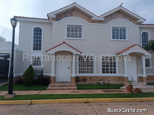 Townhouse en alquiler Monte Claro 