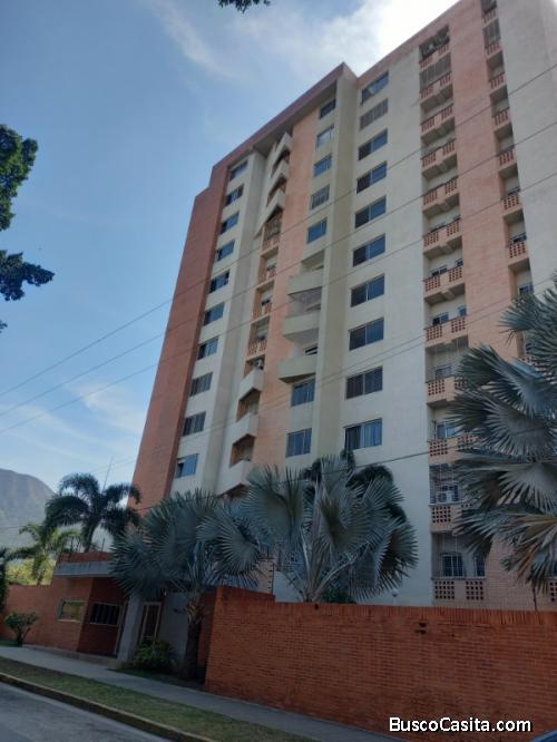 SKY GROUP PLATINUM Vende bonito apartamento amoblado en Conjunto Residencial Sun  Suites, Mañongo.