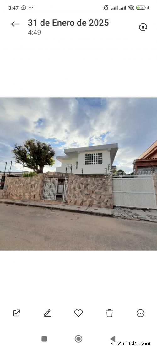 Sandra H Vende, Casa Comercial en Valencia, Urb Los Naranjos  A 2 cuadras del Tijerazo Av Bolivar