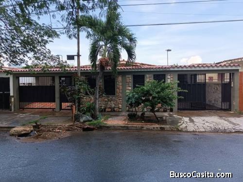 Casa Comercial Plena Avenida Julio Centeno PCR-083