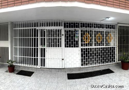 LOCAL EN ALQUILER A PIE DE CALLE. URBANIZACION COLINAS DE BELLO MONTE. CARACAS