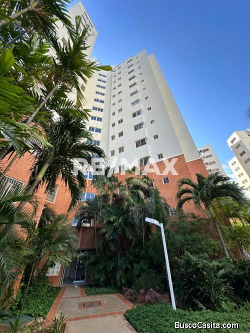 Apto. en Venta Resd. Santa Lucia Remax Millenium`