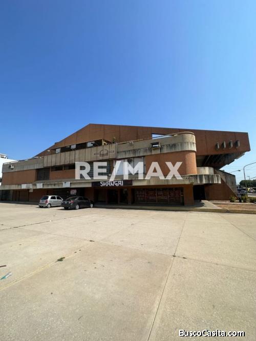 Local en Venta 3 Niveles. Remax Millenium