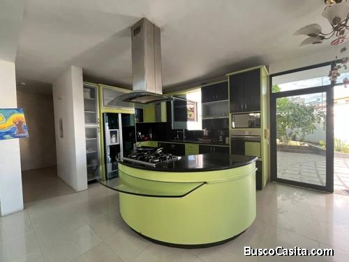Sky Group Elegance Vende Bella Casa en urb La Segoviana, Barquisimeto, Lara