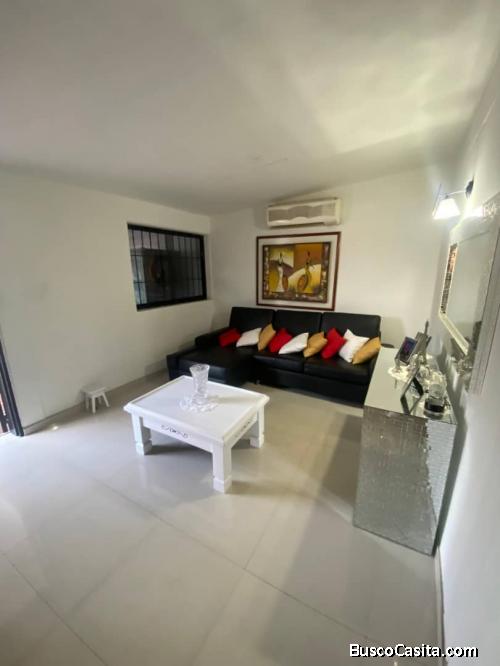 CASA EN RESIDENCIAS LAS TRINITARIAS AL ESTE DE LA CUIDAD 