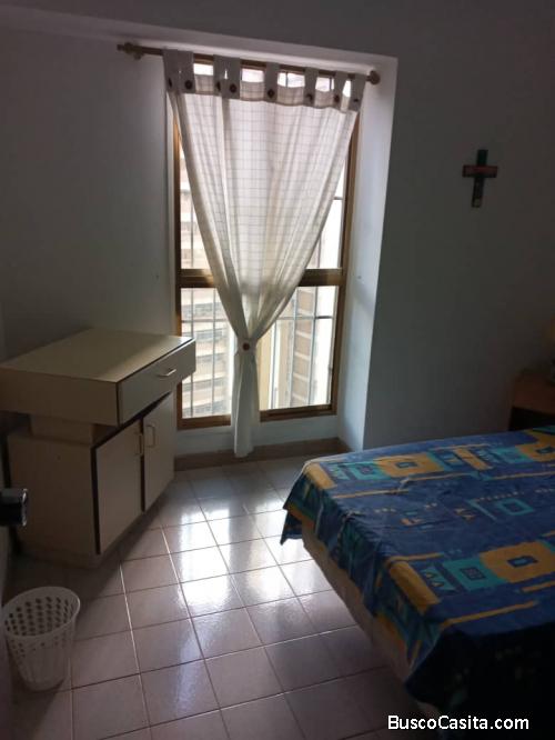 Terrazas del Ávila. Se alquila habitación a estudiante 