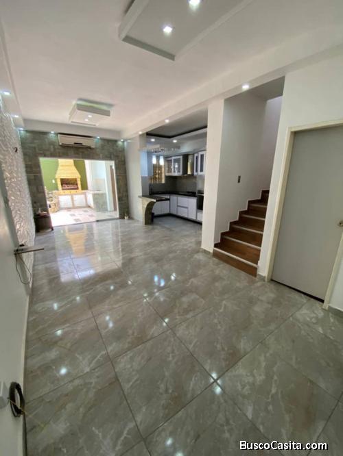 Townhouse moderno en centro de cabudare 