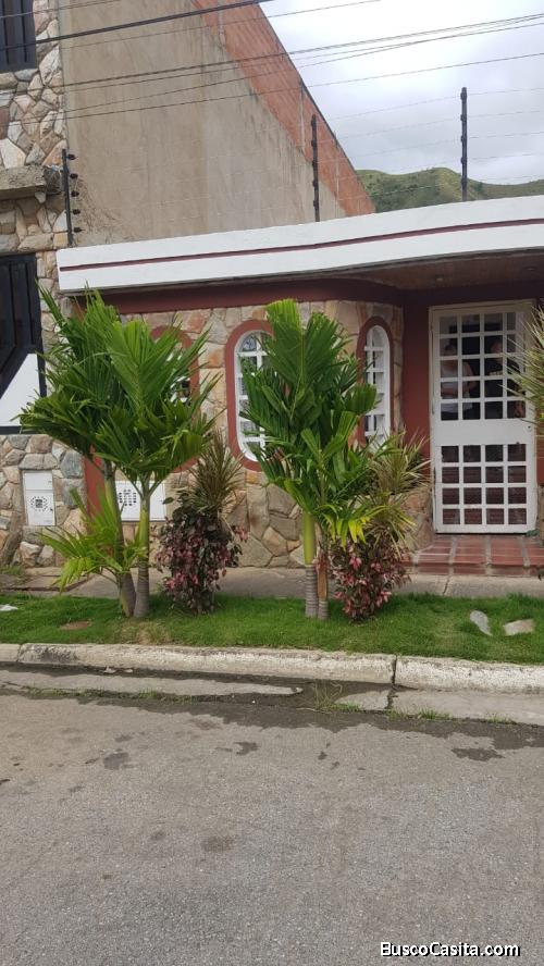 Cómoda y Espaciosa Casa en venta en la Esmeralda, San Diego
