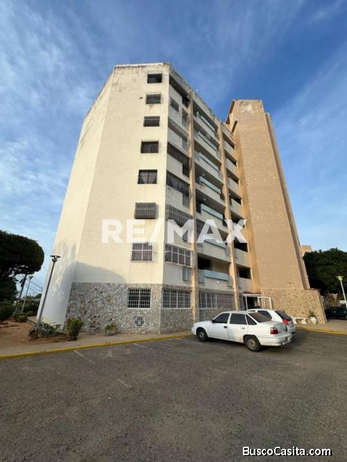 Apto.-Alquiler. Resd. California Remax Millenium