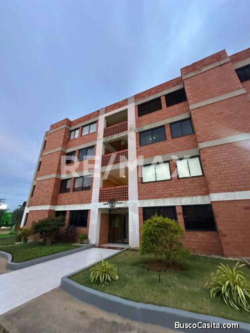 Apartamento en Alquiler Resid. Bayona. Remax Millenium