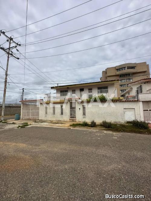 Townhouse en Venta Urb. San Francisco. Remax Millenium