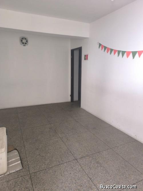 CASA CON LOCAL COMERCIAL EN EL CENTRO DE BARQUISIMETO