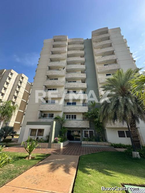 En Alquiler Apto. Lago Country III. Remax Millenium